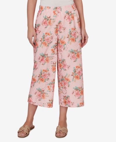 Ruby Rd. Petite Floral Eyelet Pull-On Capri Pants
