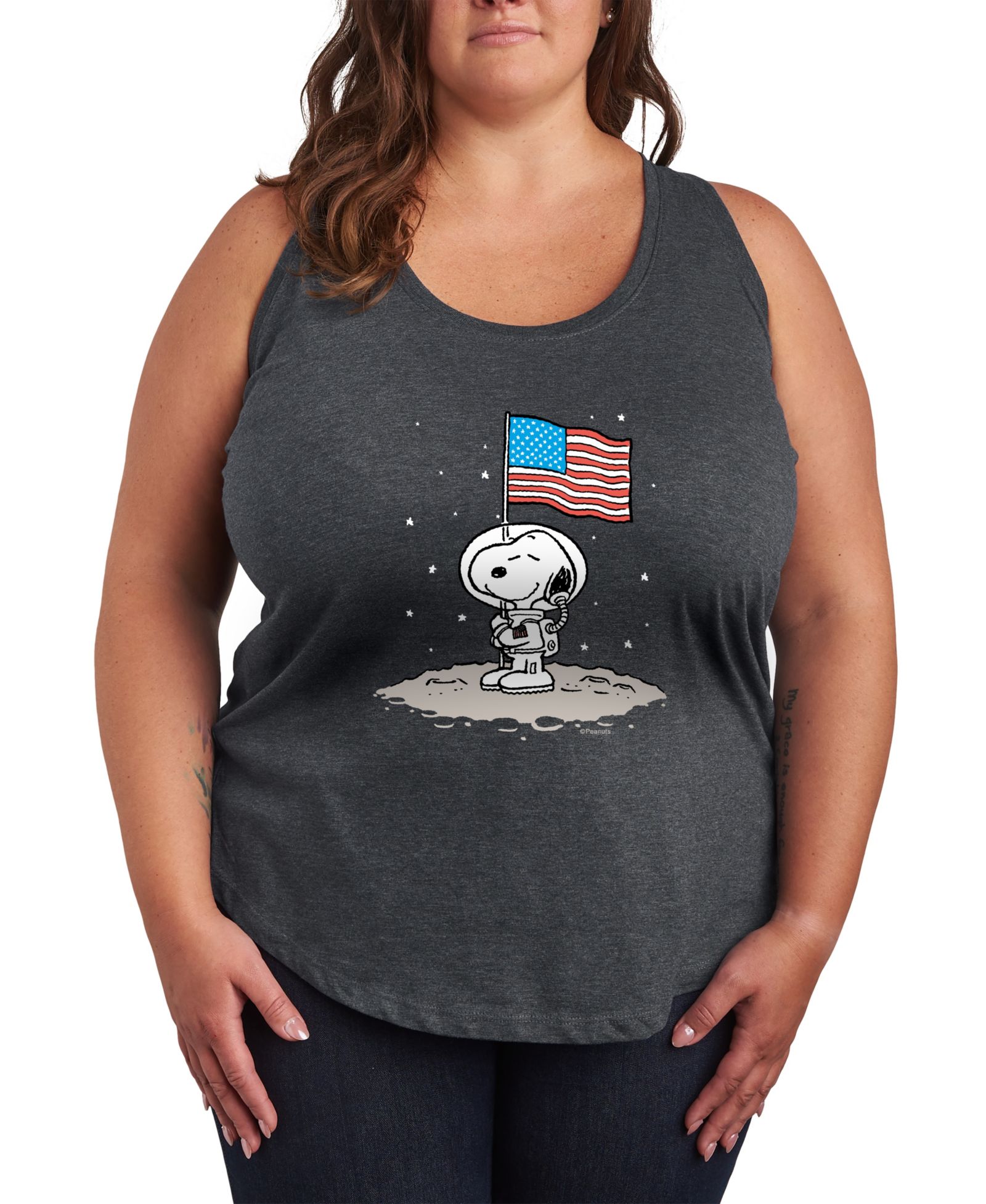 Hybrid Apparel Plus Size Peanuts Snoopy Astronaut American Flag Graphic майка