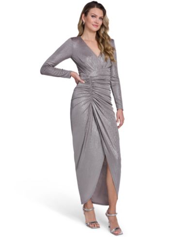 Jessica Howard Petite Long-Sleeve V-Neck Gown