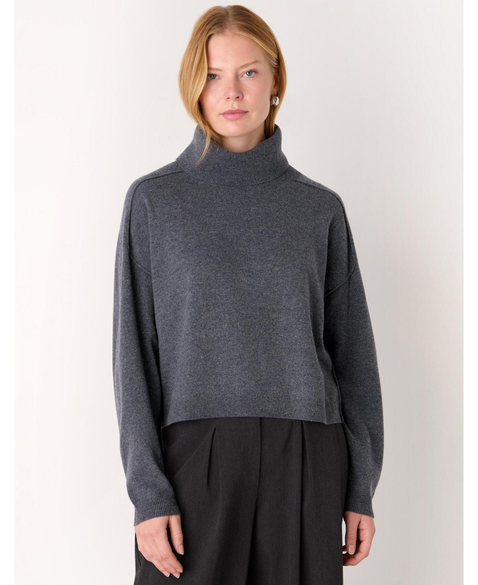 Женский вязаный свитер Whistles Wool Cowl Neck Knit