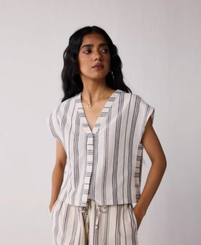 Reistor Women's Relaxed V-neck Top in Stripes
