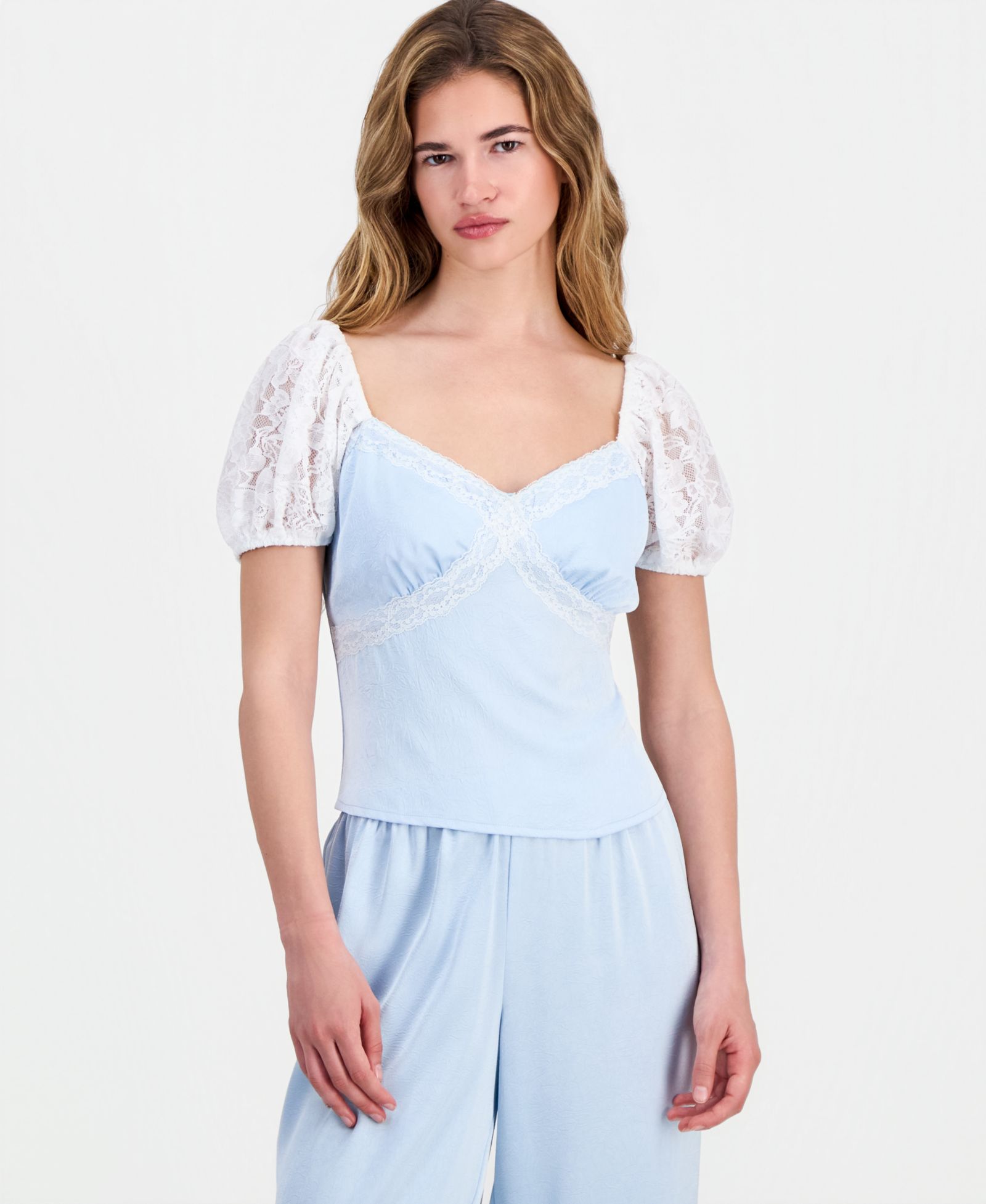 Женский топ And Now This Petite Satin Lace Puff-Sleeve