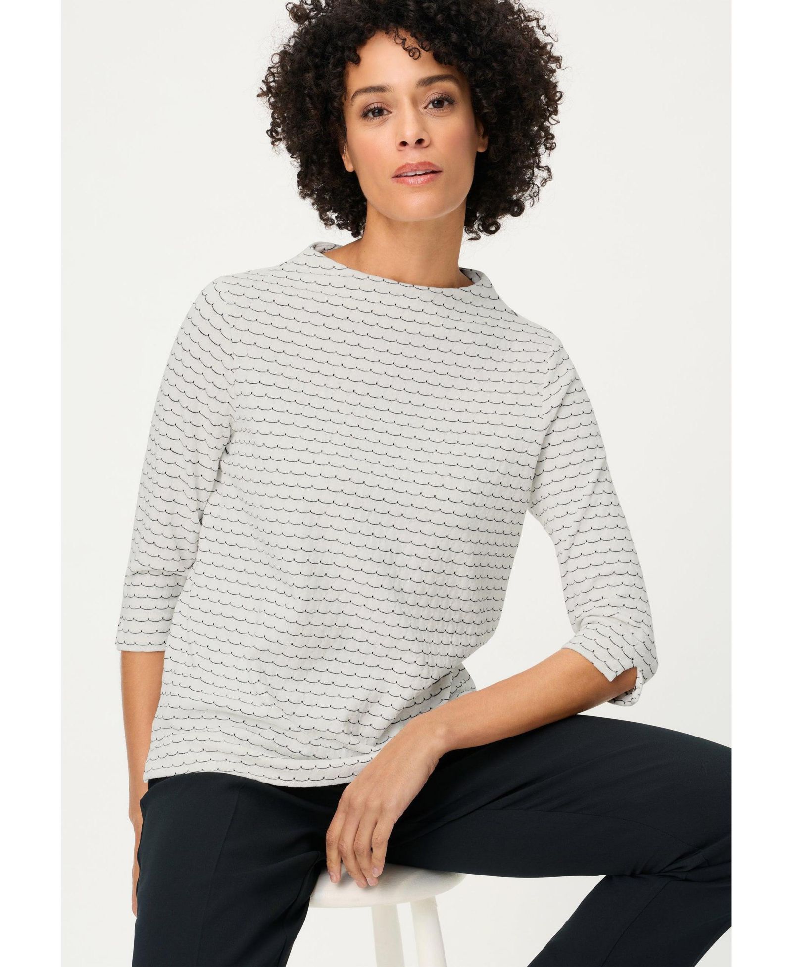 Olsen Women's Scallop Stripe Jersey Top