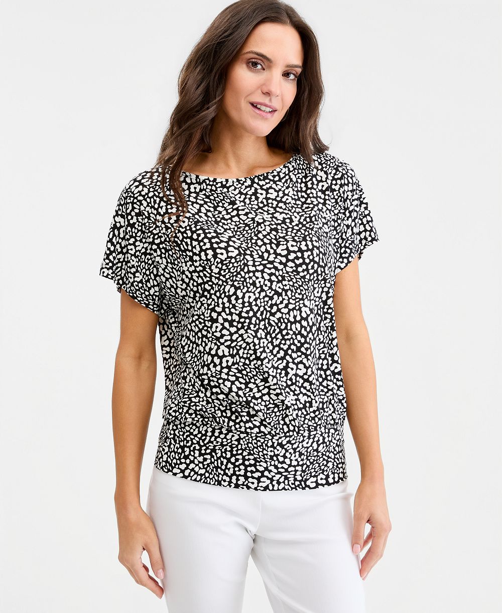 Топ JM Collection Petite Graphic Leopard Banded Boatneck