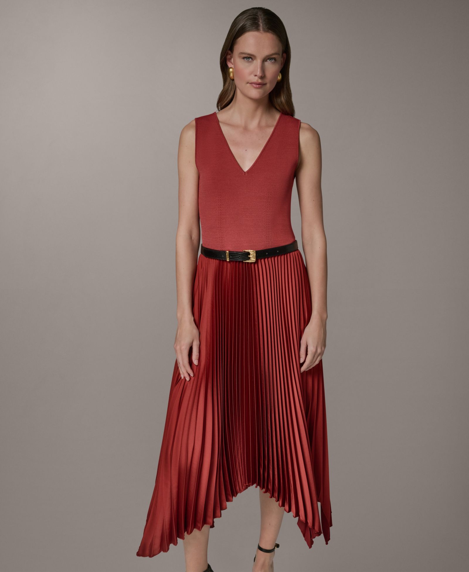 Женское платье Donna Karan New York с V-образным вырезом