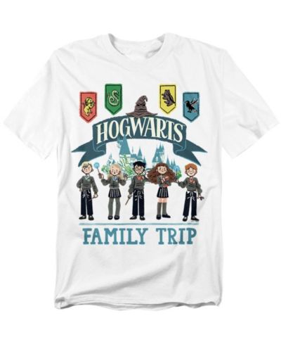 Harry Potter Men's Hogwarts Family Trip T-Shirt
