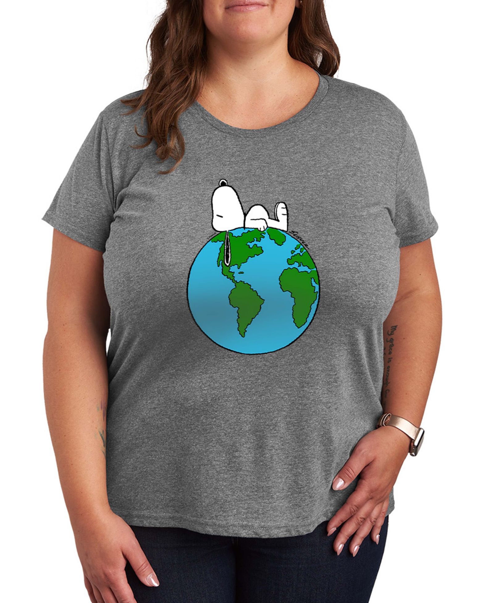 Hybrid Apparel футболка с принтом Peanuts Snoopy Earth, Plus Size, с коротким рукавом