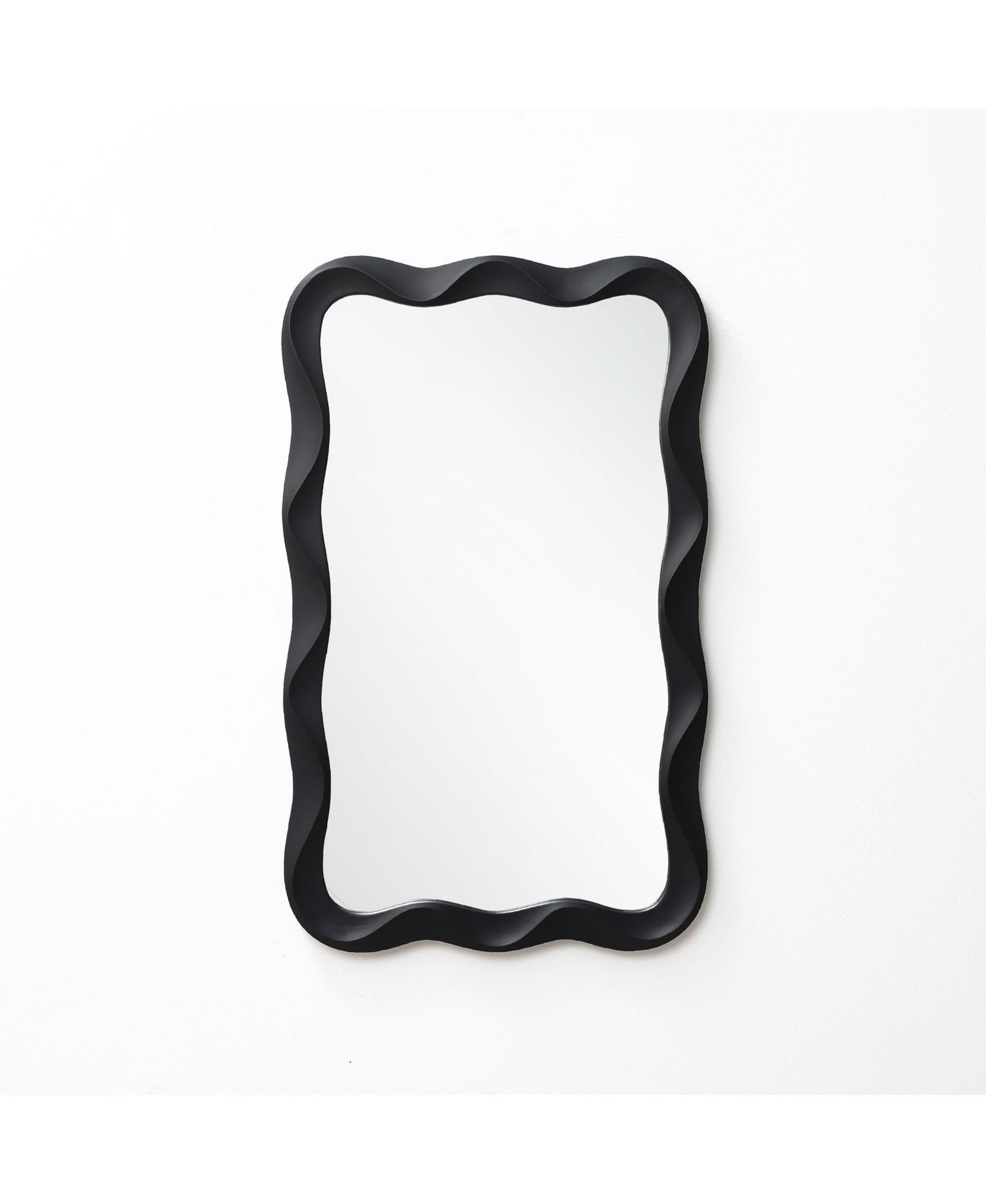 LuxenHome современное настенное зеркало из дерева MDF Wavy Rectangle 35.4" H x 21.65"
