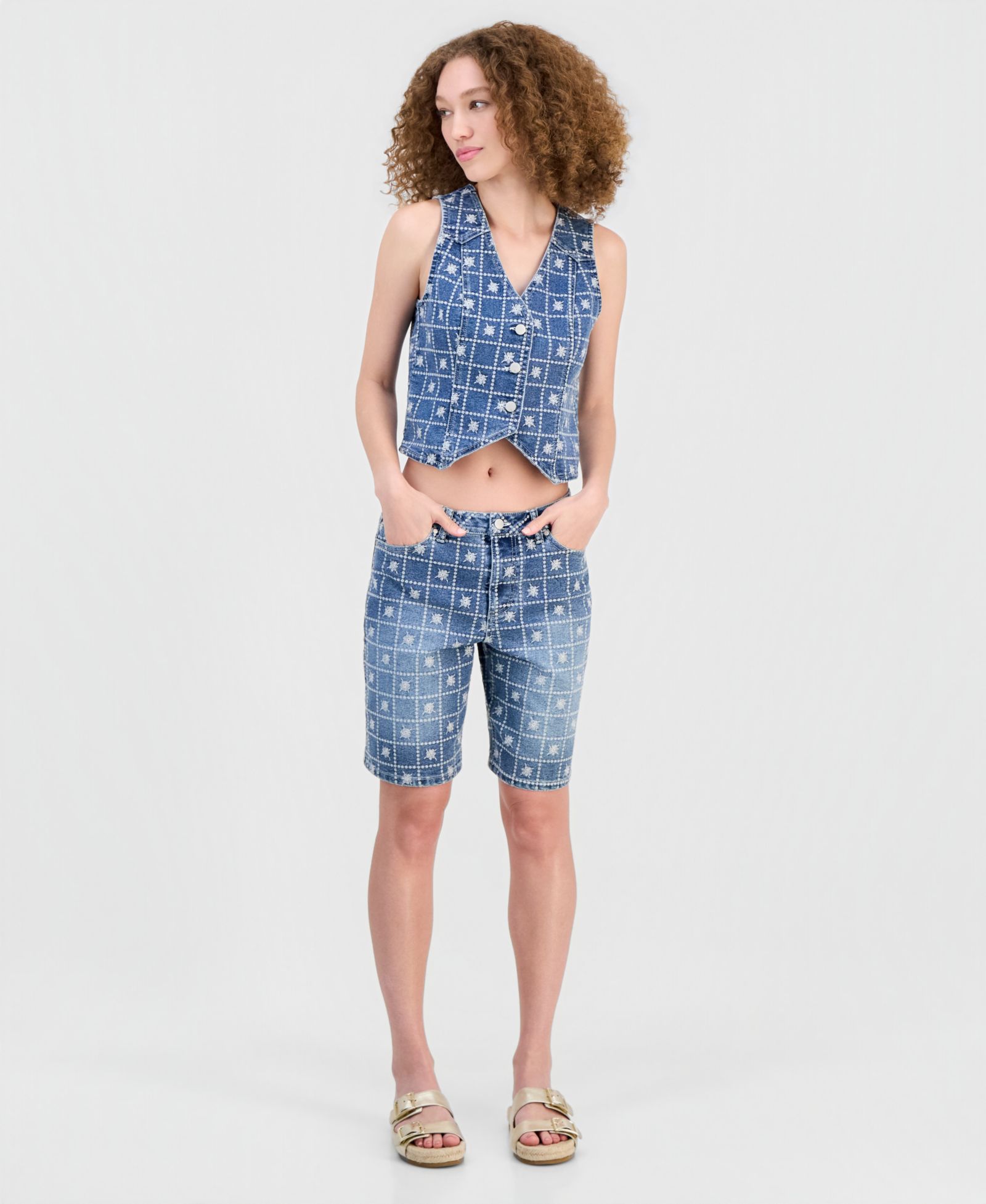 Женственные джинсовые шорты And Now This Patchwork Embroidered Jorts