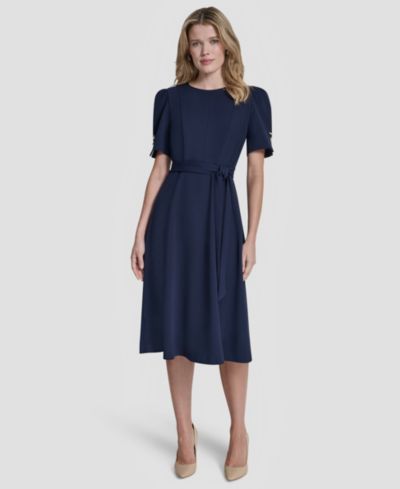 Женское платье DKNY с коротким рукавом и поясом