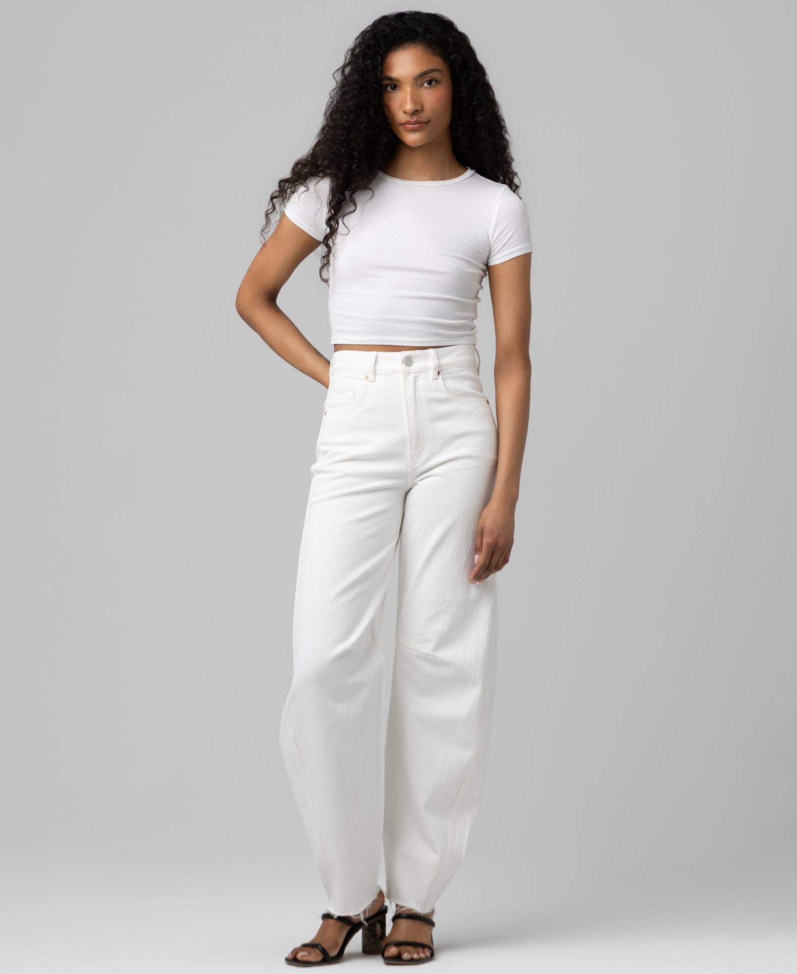 BLANK NYC Women's Zip-Fly Five-Pocket Styling Jeans