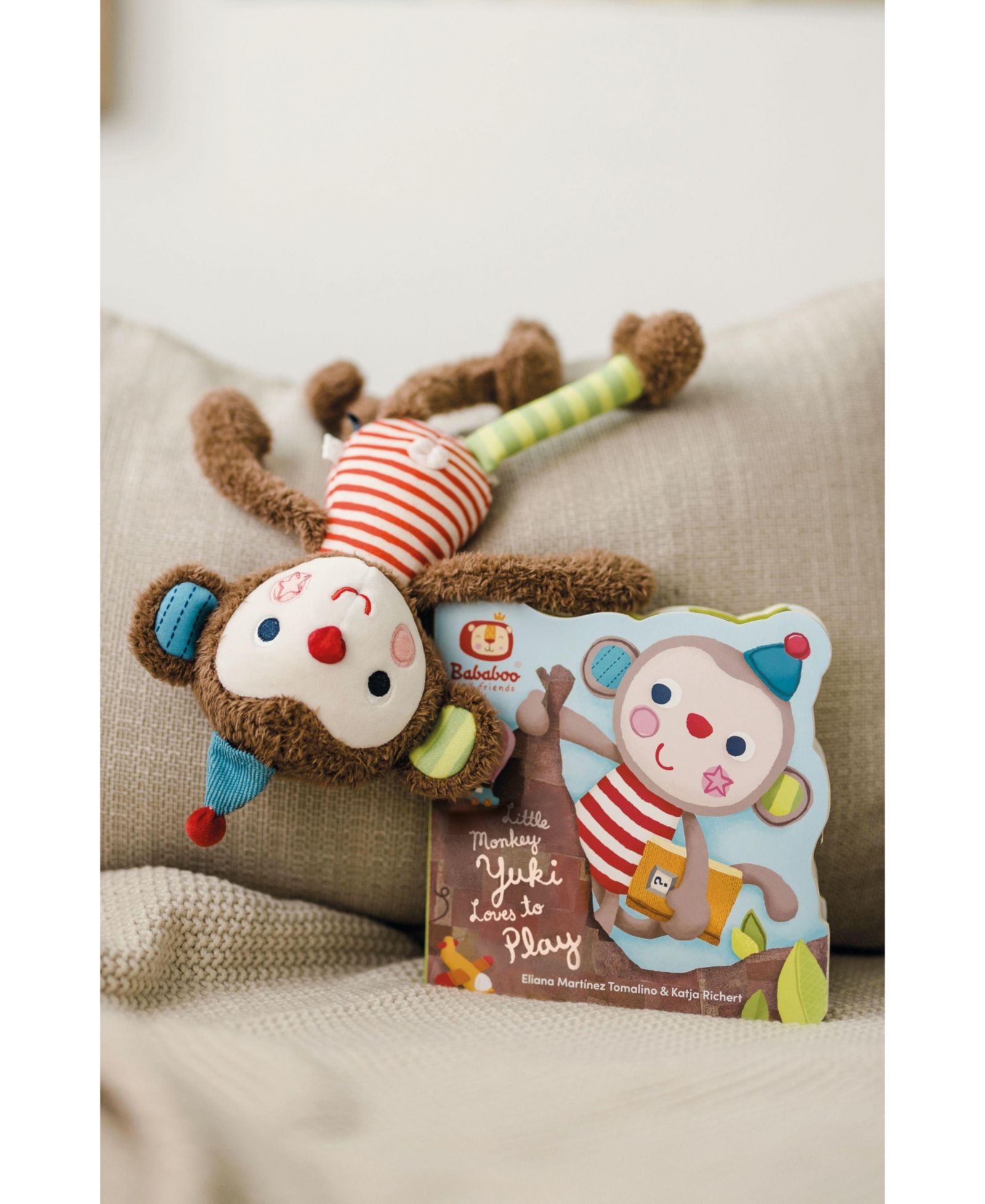 Набор Bababoo and friends: книга и мягкая игрушка Yuki Monkey