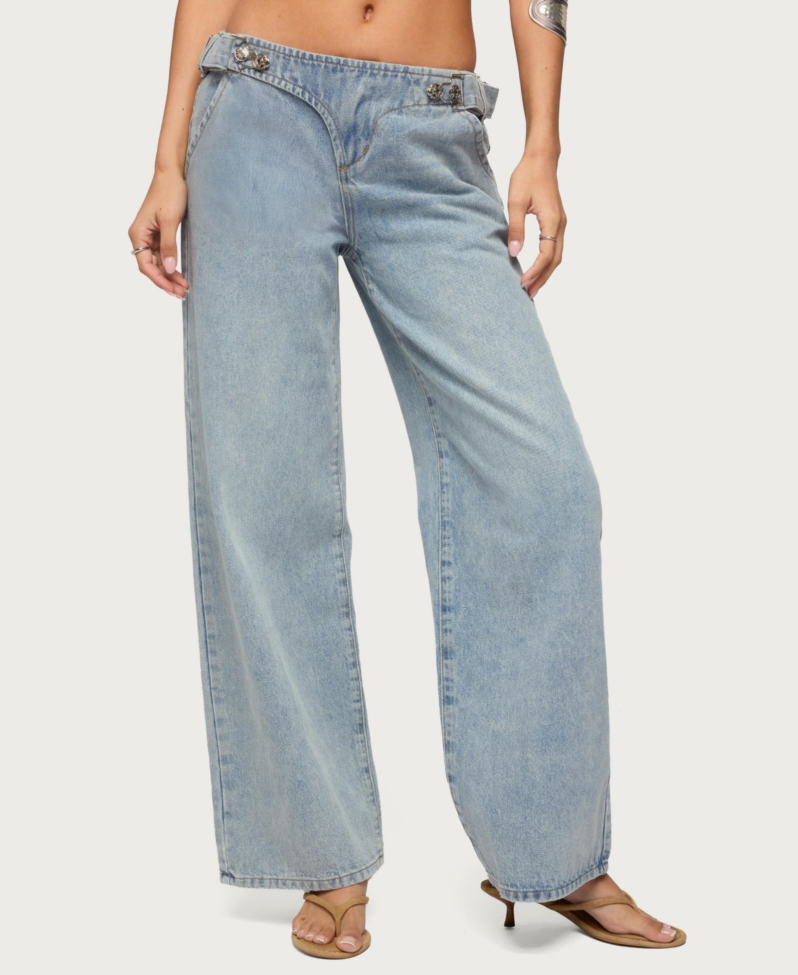 Edikted Women's Buckled Low Rise Baggy Jeans
