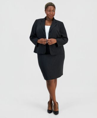 Костюм Le Suit Plus Size: жакет на три пуговицы с лацканами и узкая юбка