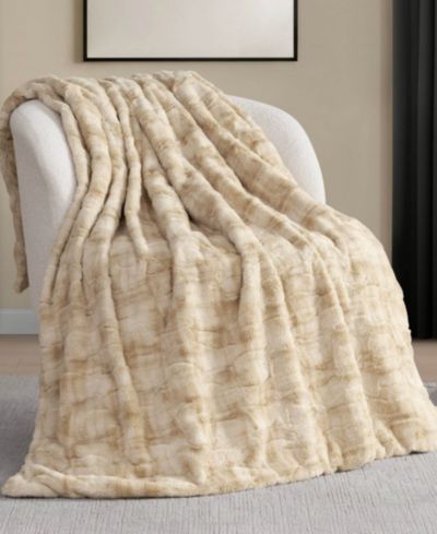Nine West Embossed faux fur плед, 50" x 70"