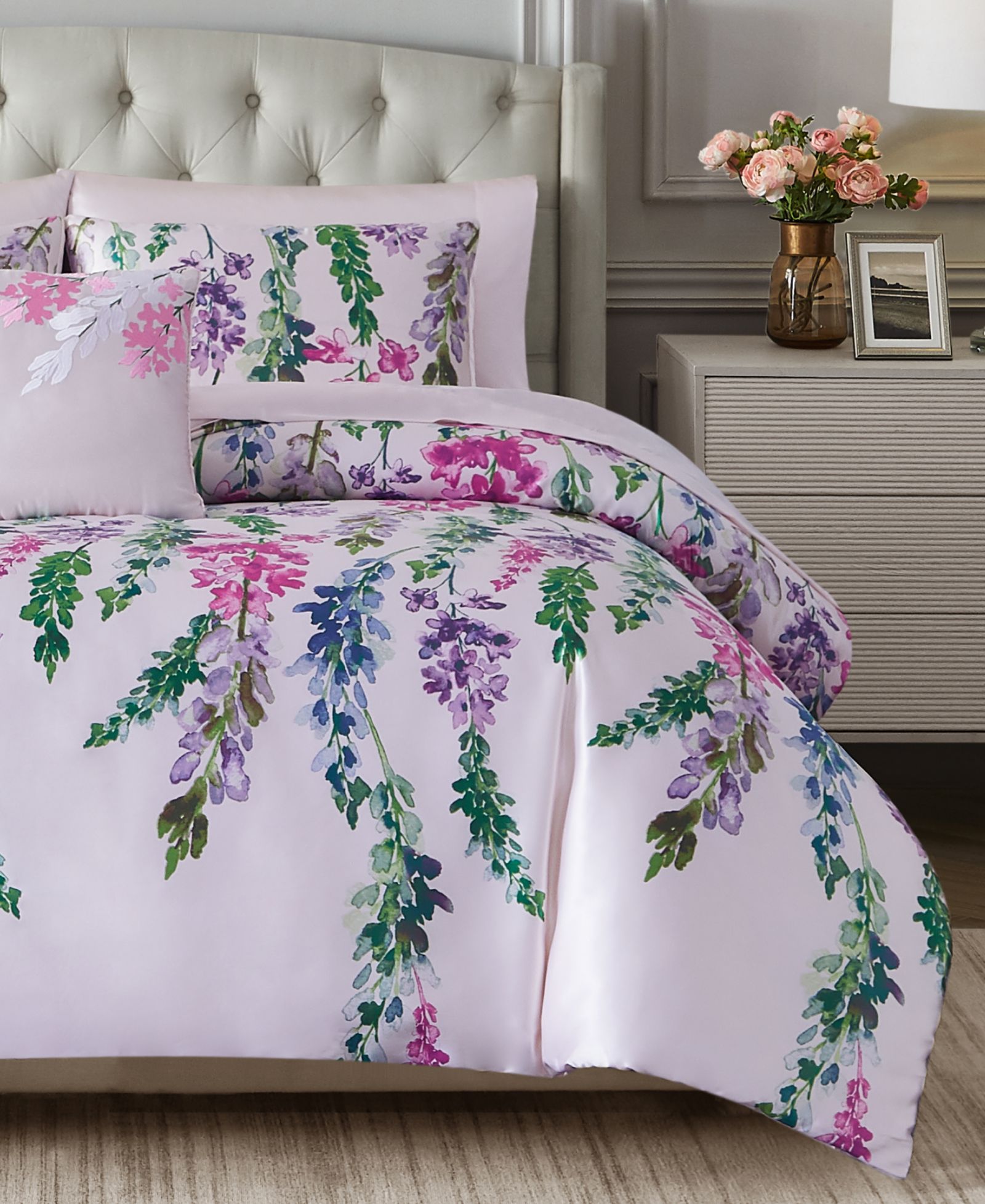 Комплект постельного белья BCBG Satin Nolita 8-Piece Comforter Set, Queen