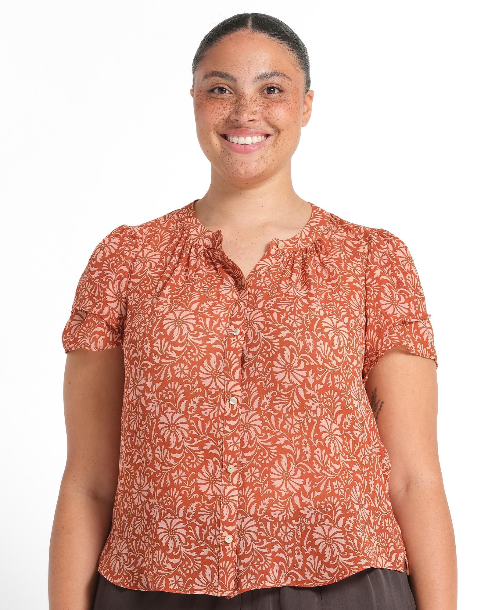 ESTELLE Women's Bellavie Relaxed Floral Button-Front Top