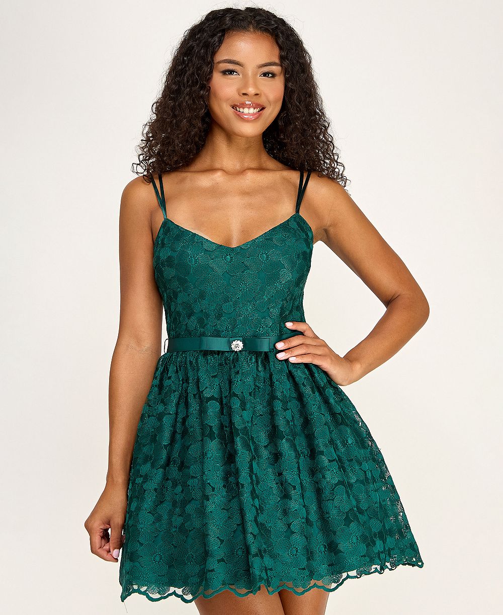 SENI & CADE Juniors' V-Neck Sleeveless Dress