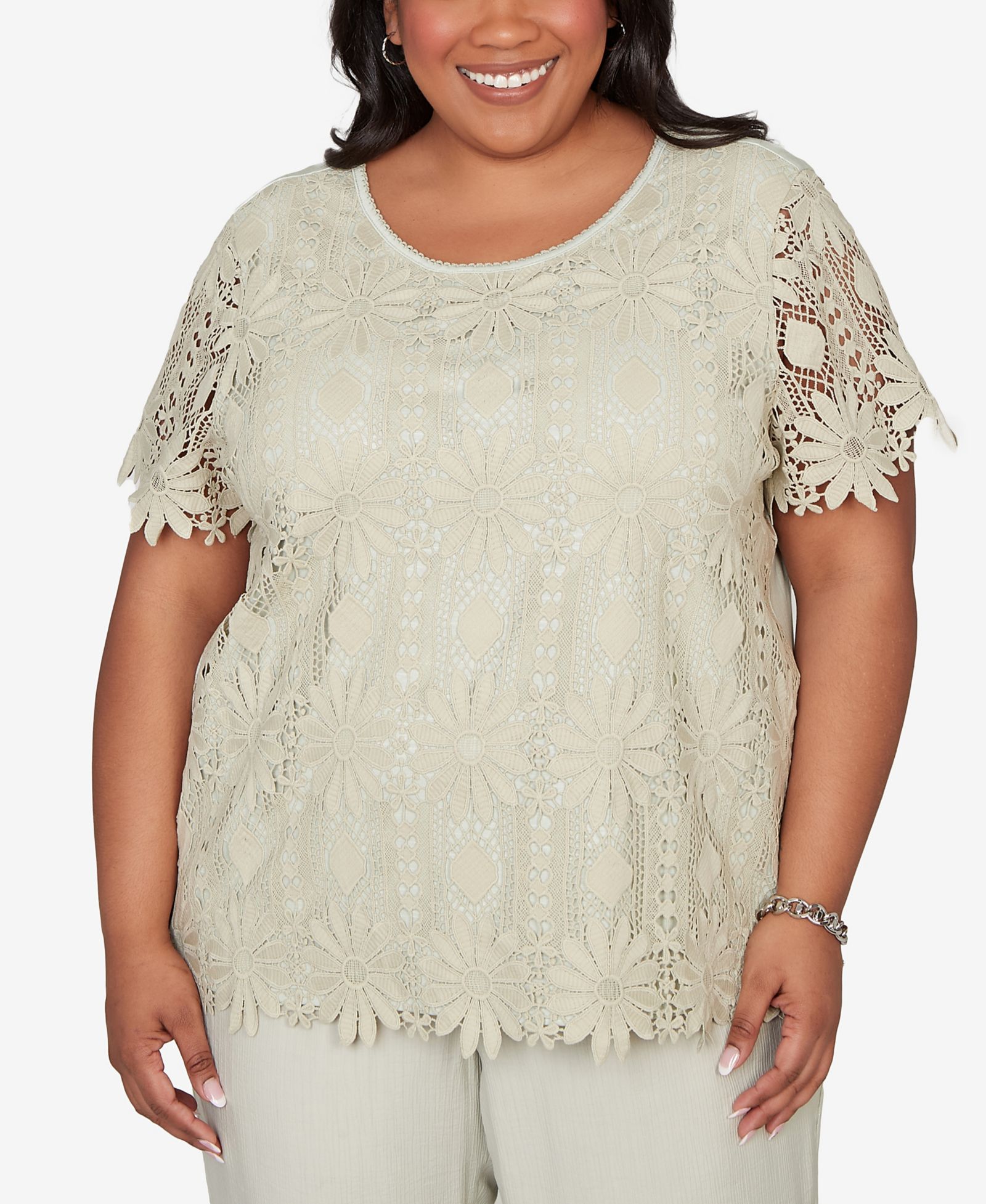 Футболка Alfred Dunner Plus Size Vintage Charm Floral Lace Short-Sleeve