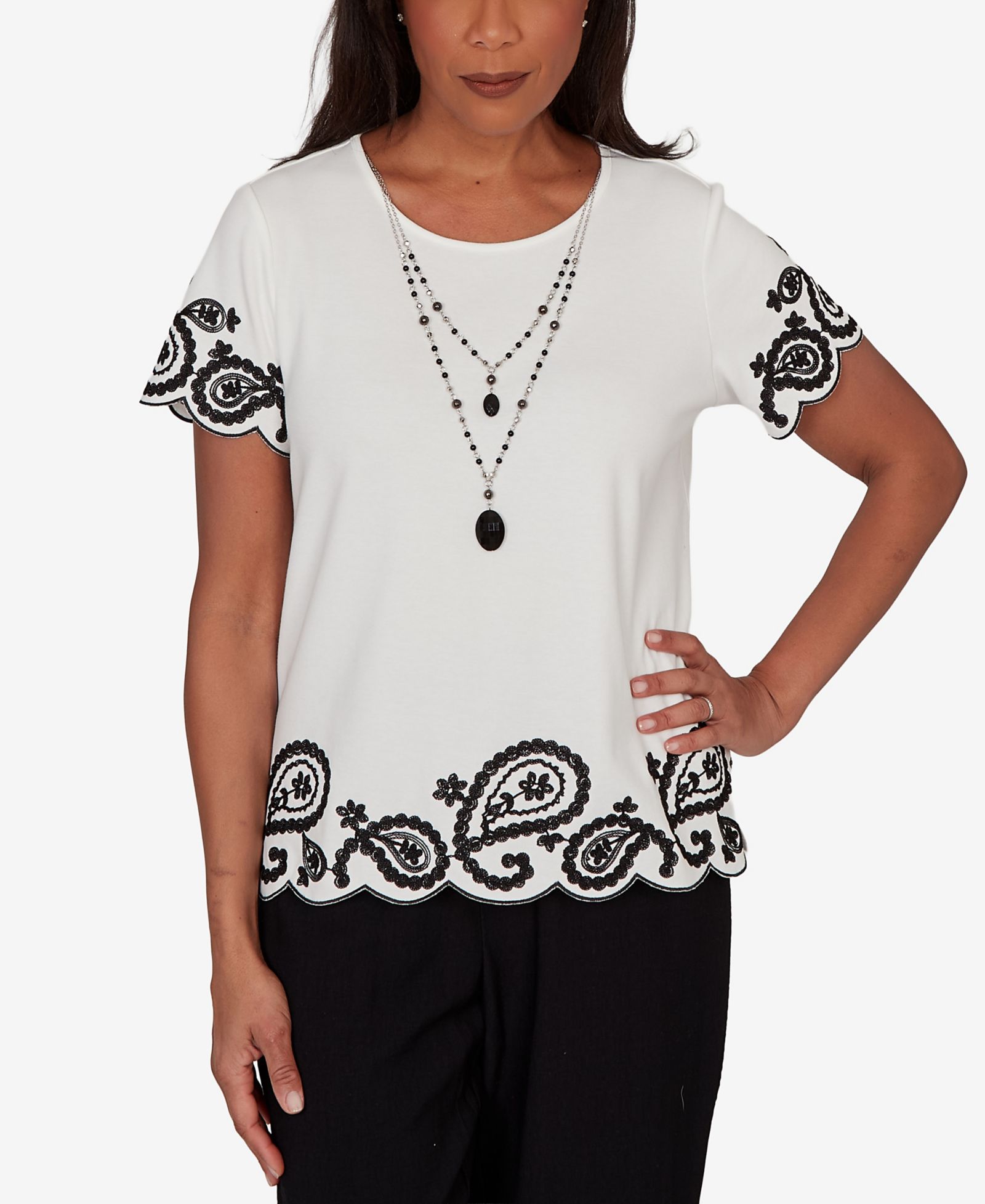 Женская футболка Alfred Dunner Crowd Pleaser Paisley Border T-Shirt с ожерельем