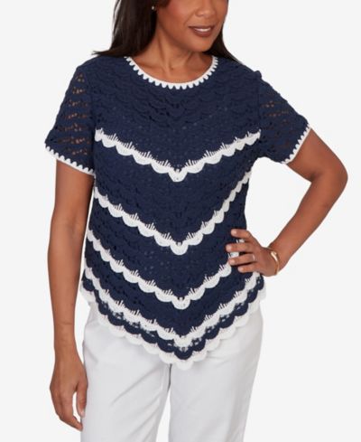 Женская футболка Alfred Dunner Port Side Chevron Crochet Short-Sleeve