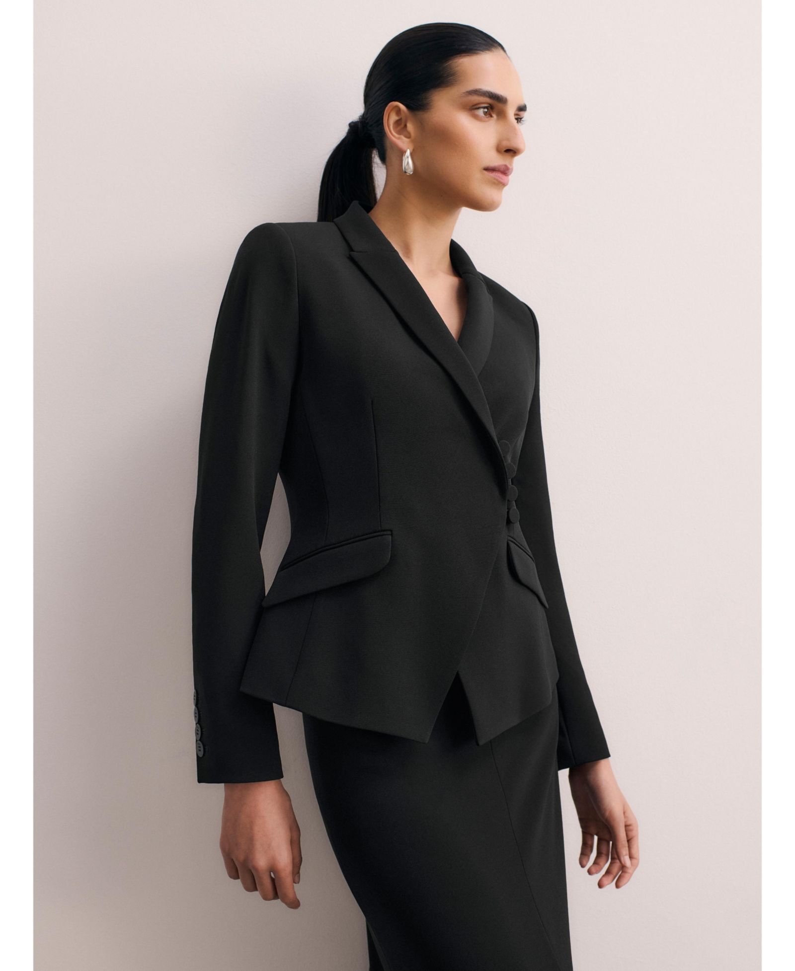 The Fold Women's Forino Clever Crepe Blazer