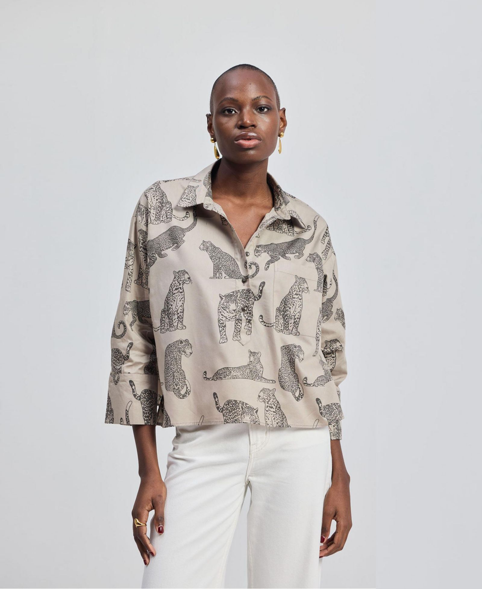 Женская рубашка Reistor Oversized Cropped Button-down с анималистичным принтом