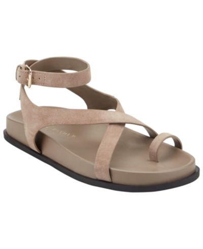 Marc Fisher LTD Женские сандалии Bevy Strappy Flat Footbed