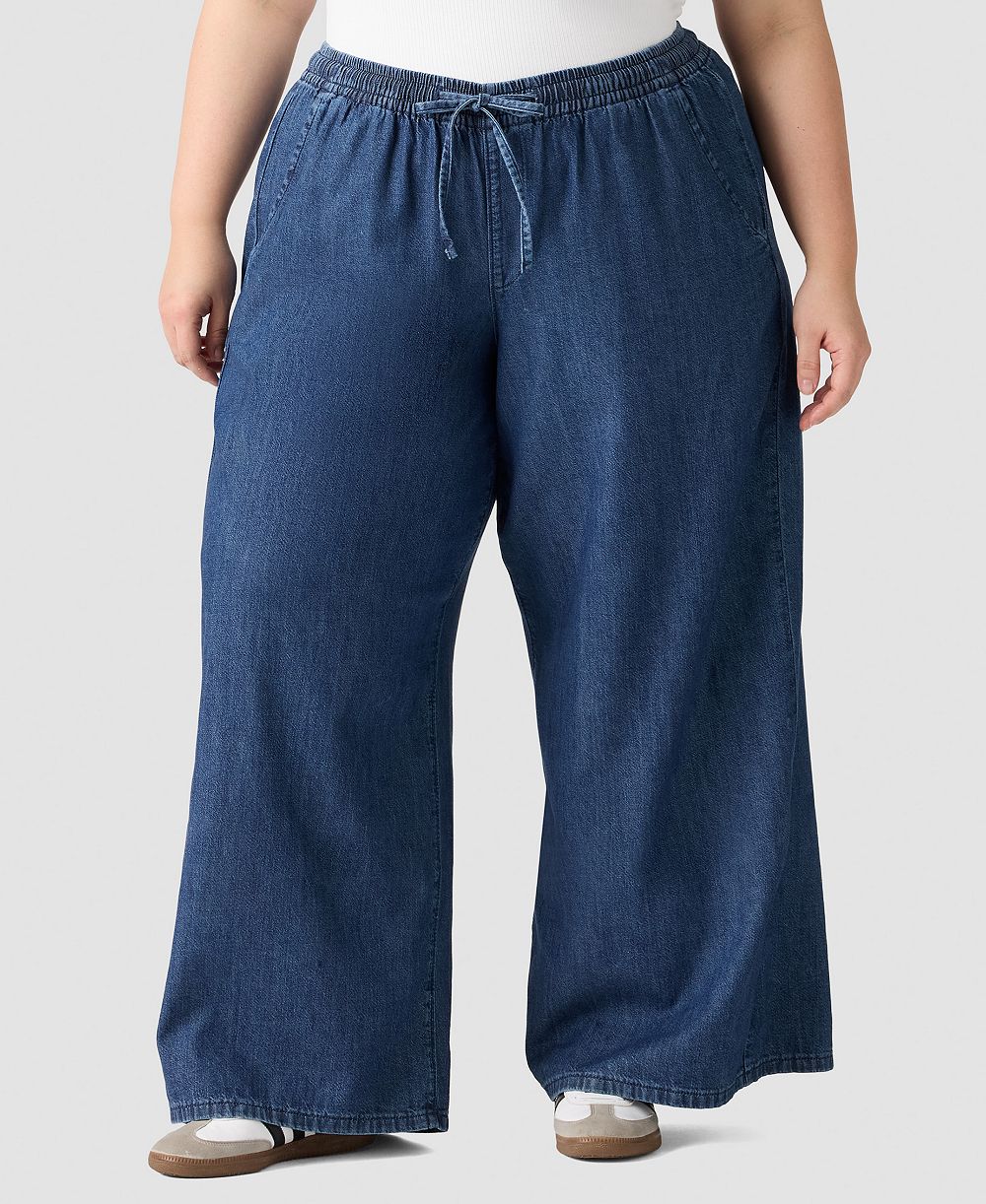 Levi's® Plus Essential Wide-Leg Pants