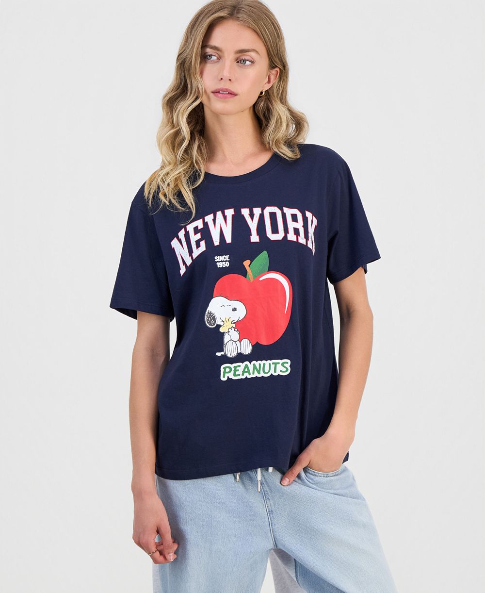 Peanuts Juniors' New York Snoopy Graphic T-Shirt