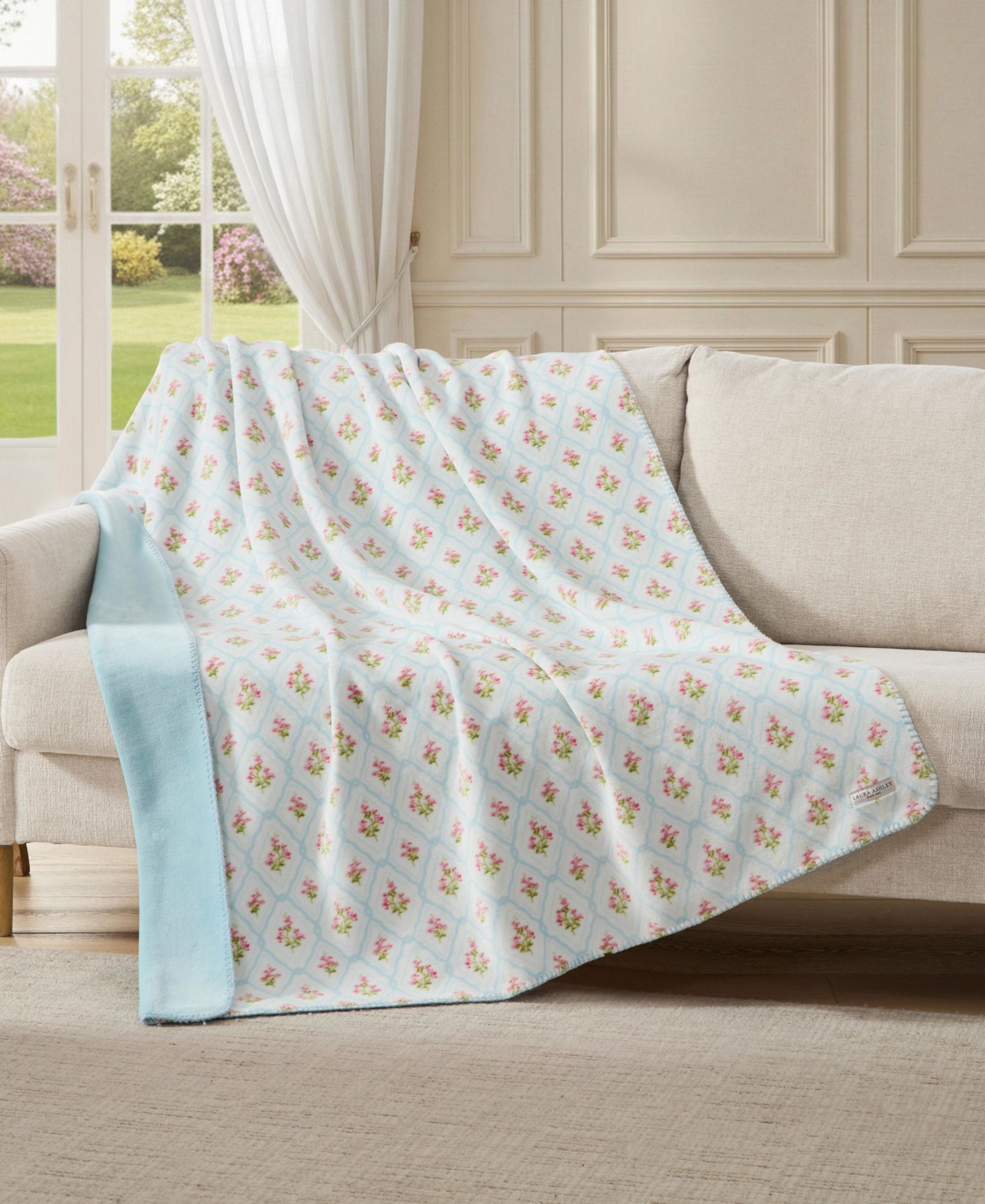 Мягкий двусторонний плед Laura Ashley Pinford Trellis с принтом 70" x 50"