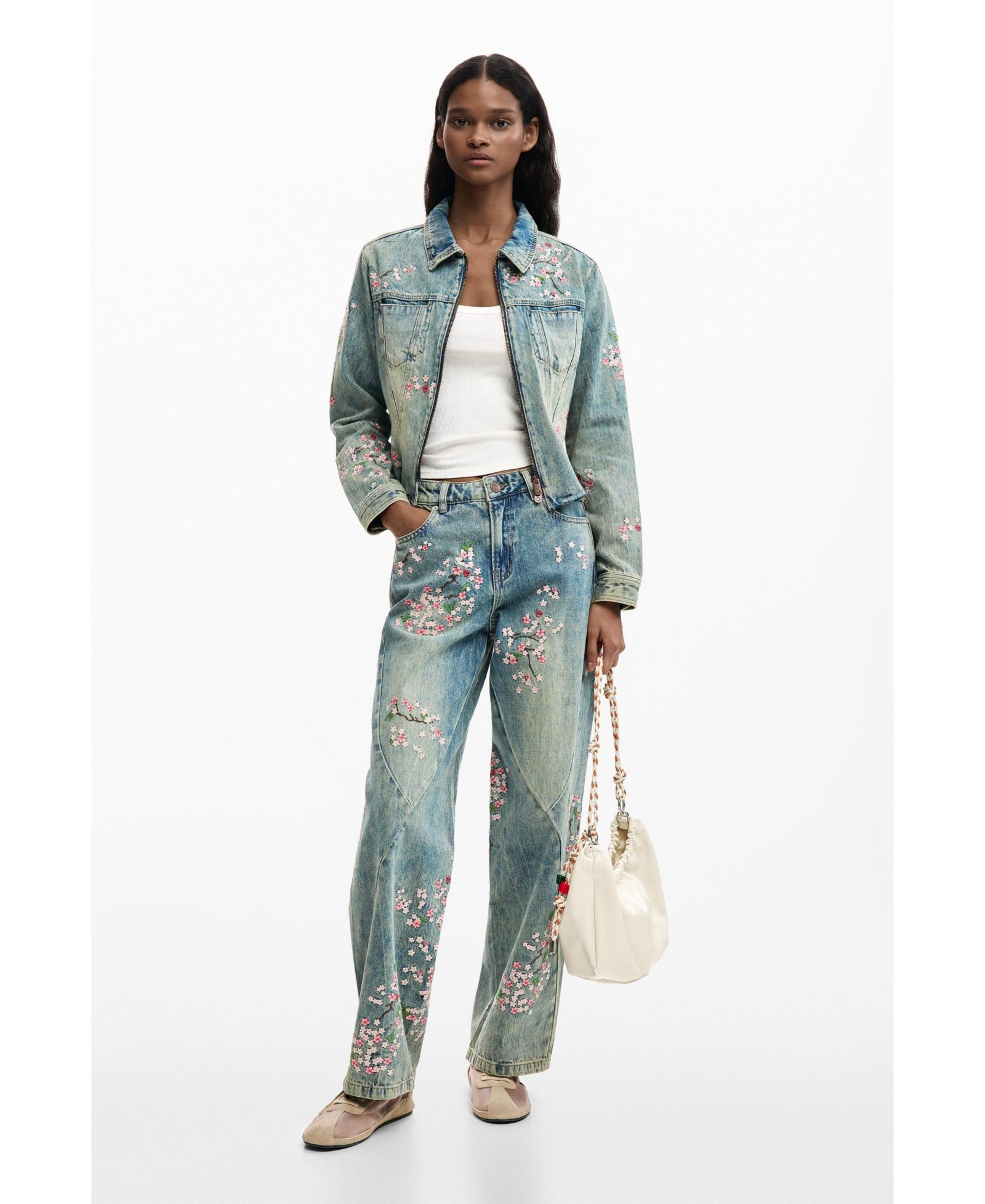 Desigual Women's Regular embroidered denim pants