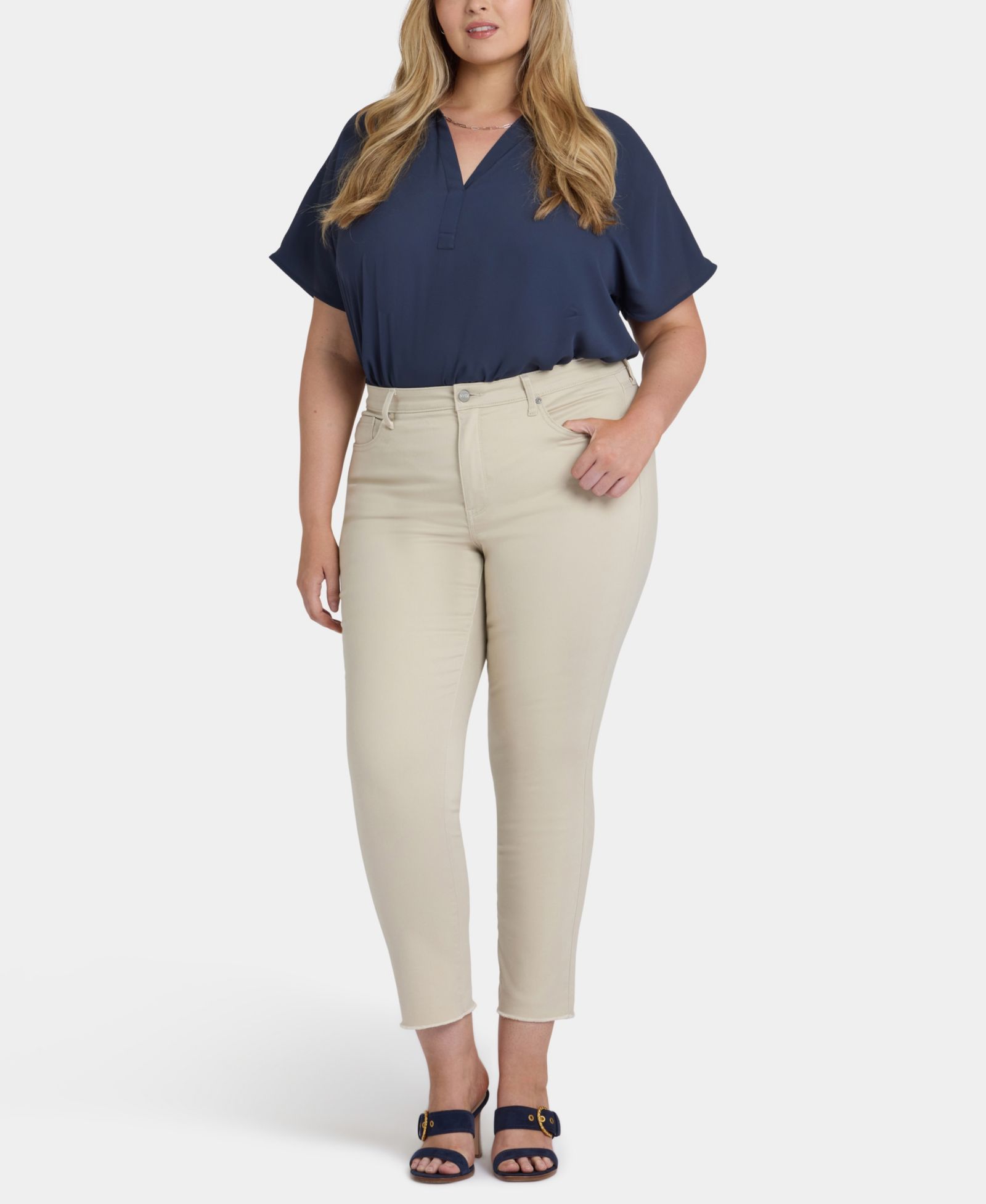 Джинсы NYDJ Plus Size Sheri с эффектом укороченного края и технологией Lift Tuck