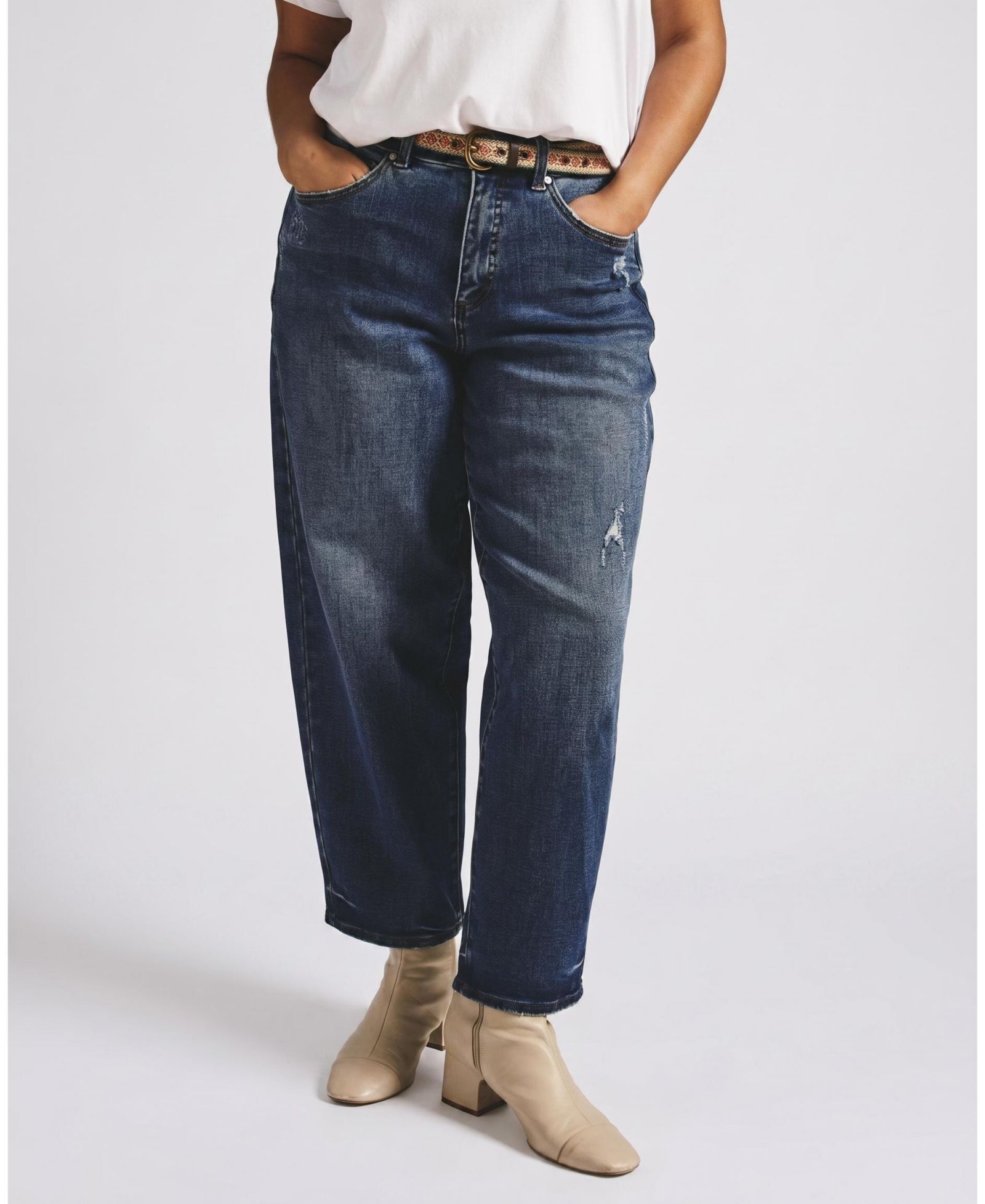 Universal Standard Women's Plus Size Lou High Rise Barrel Leg Jeans
