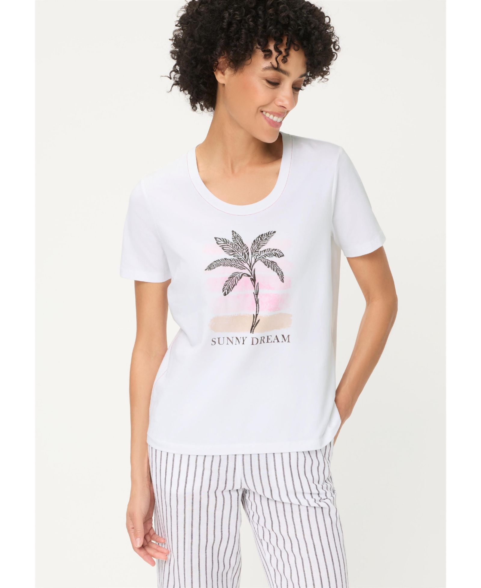 Женская футболка Olsen Embroidered Placement Print