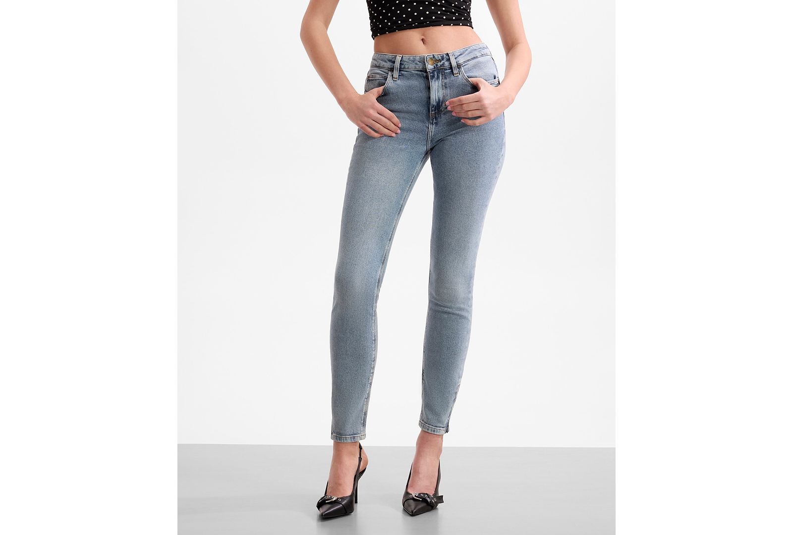 GUESS Women's Marilyn 3 Zip-Up Skinny-Fit Jeans