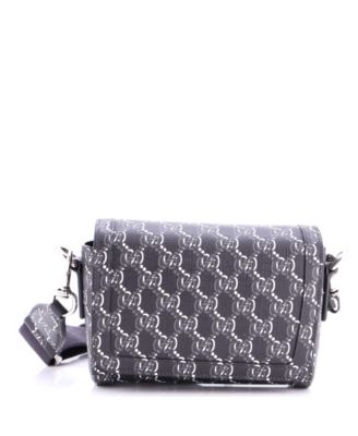 Б/у сумка-мессенджер Gucci Super Mini Flap GG Shadow из лакированной ткани
