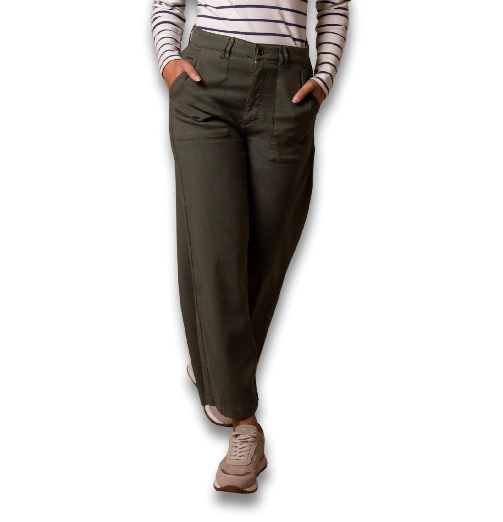 Celtic & Co. Women's Wide Leg Pleat Front Pant