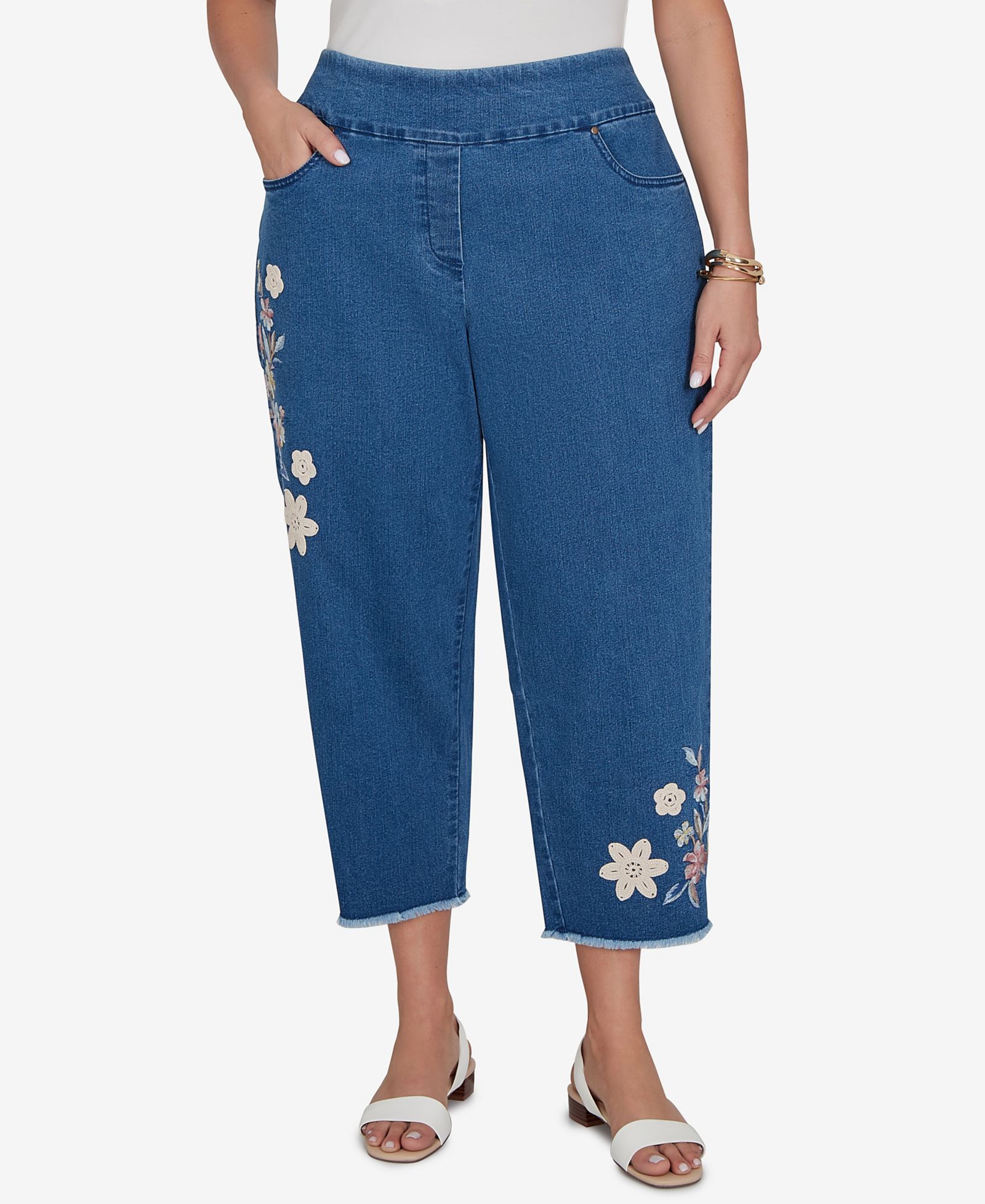 Брюки Alfred Dunner Plus Size Camden Market Floral Crochet Applique Ankle Jeans