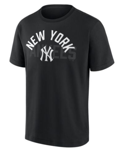 Fanatics Men's New York Yankees Black Out Heavyweight T-Shirt