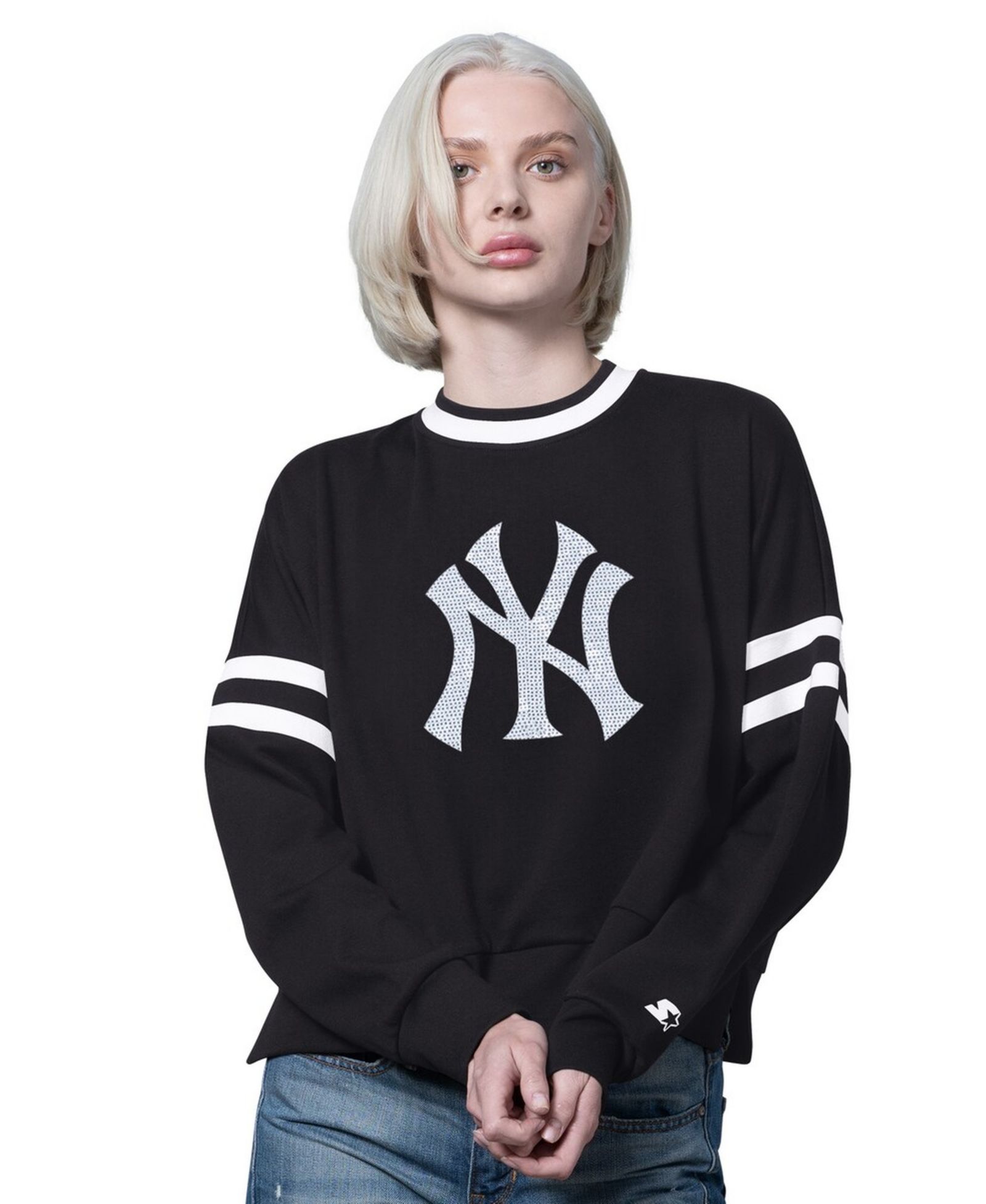 Женская толстовка Starter Black New York Yankees Rally Cropped Drop Shoulder Crewneck