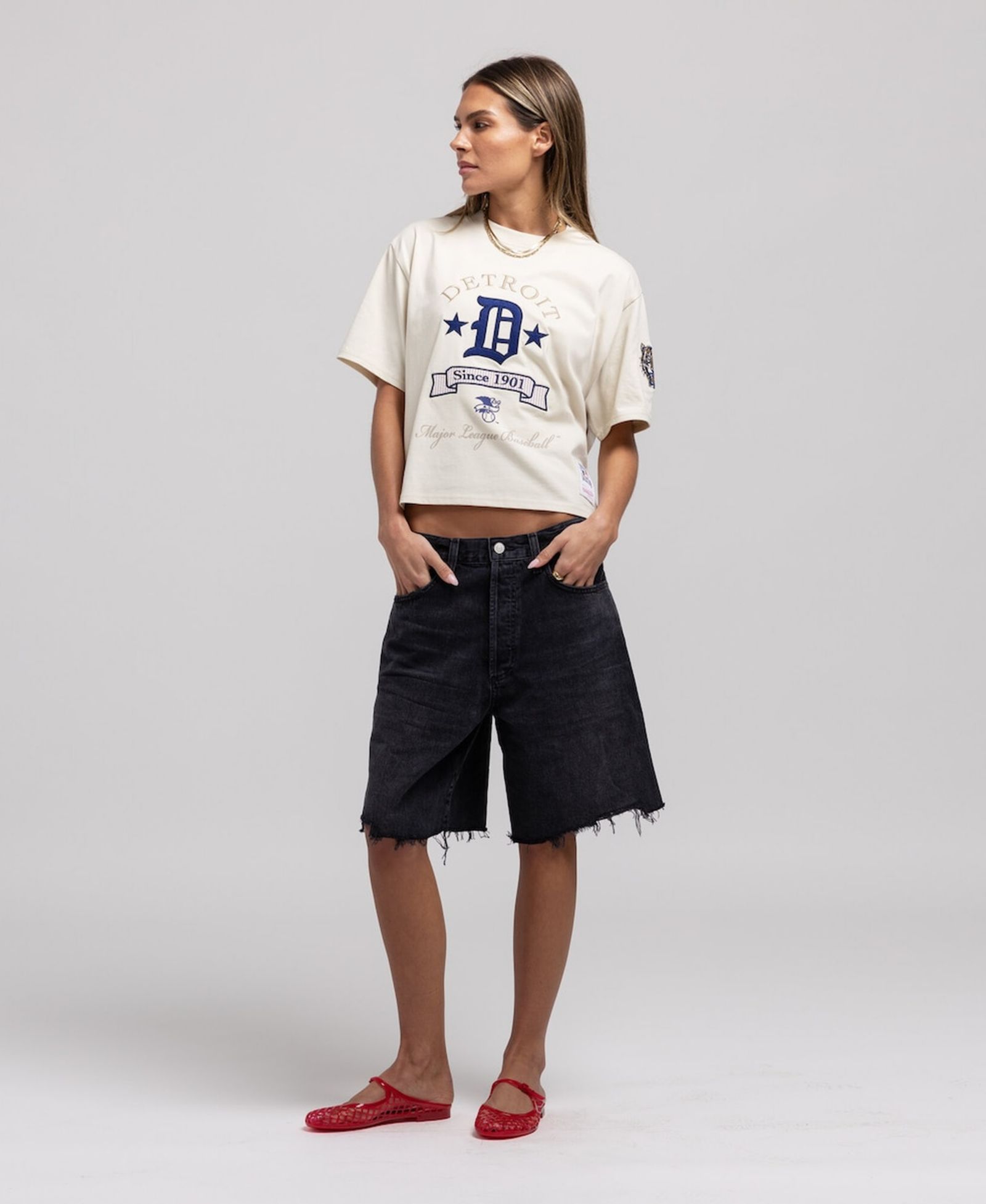 Женская укороченная футболка Mitchell & Ness Detroit Tigers Cooperstown Yacht Rock Boxy Cropped, кремовая