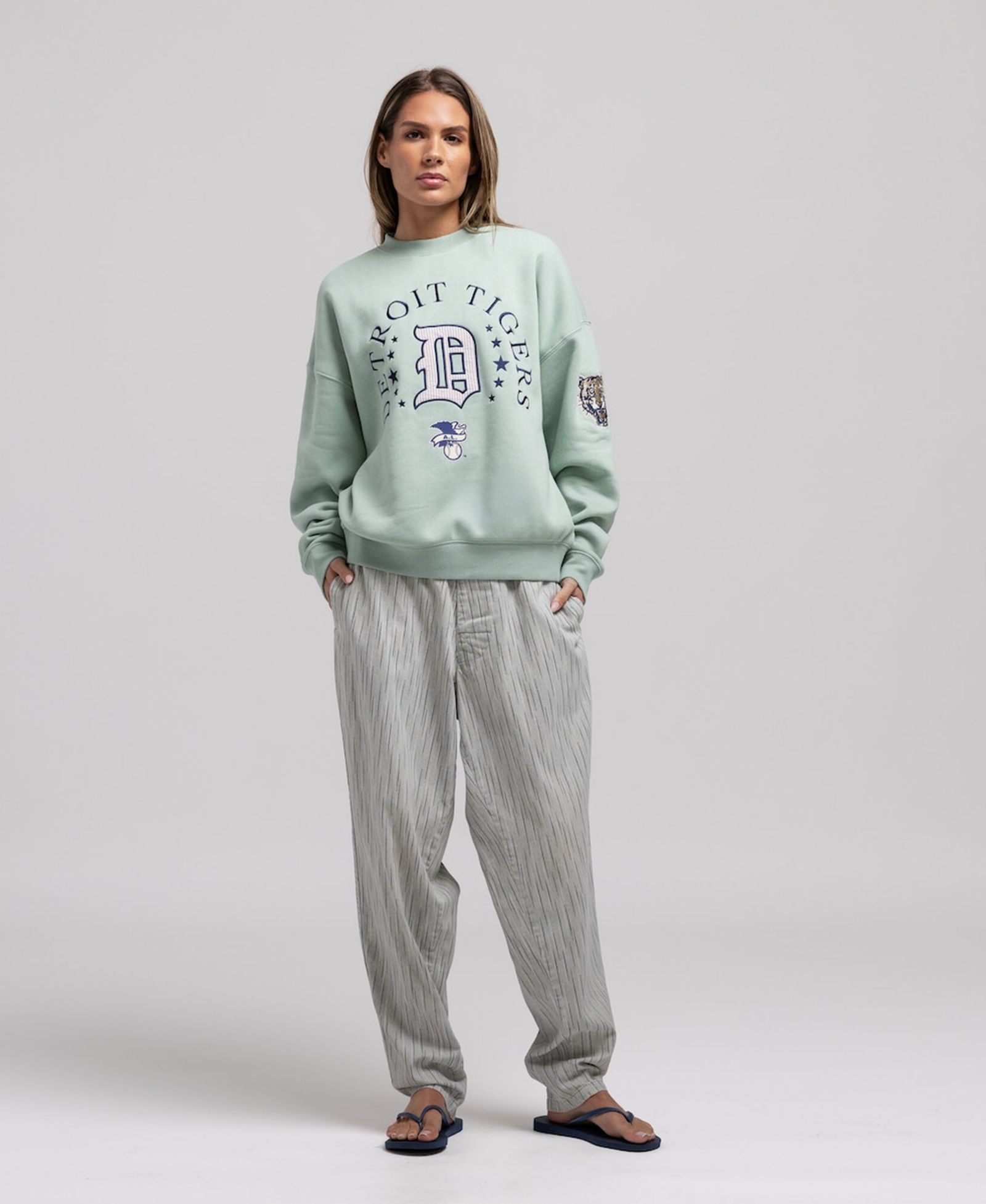 Женское свитшот Mitchell & Ness Green Detroit Tigers Yacht Rock