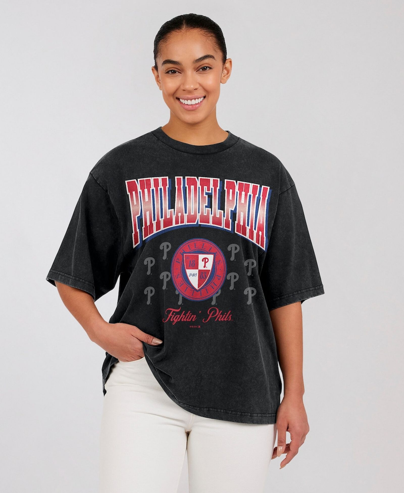 WEAR by Erin Andrews Женская черная футболка оверсайз Philadelphia Phillies Boyfriend
