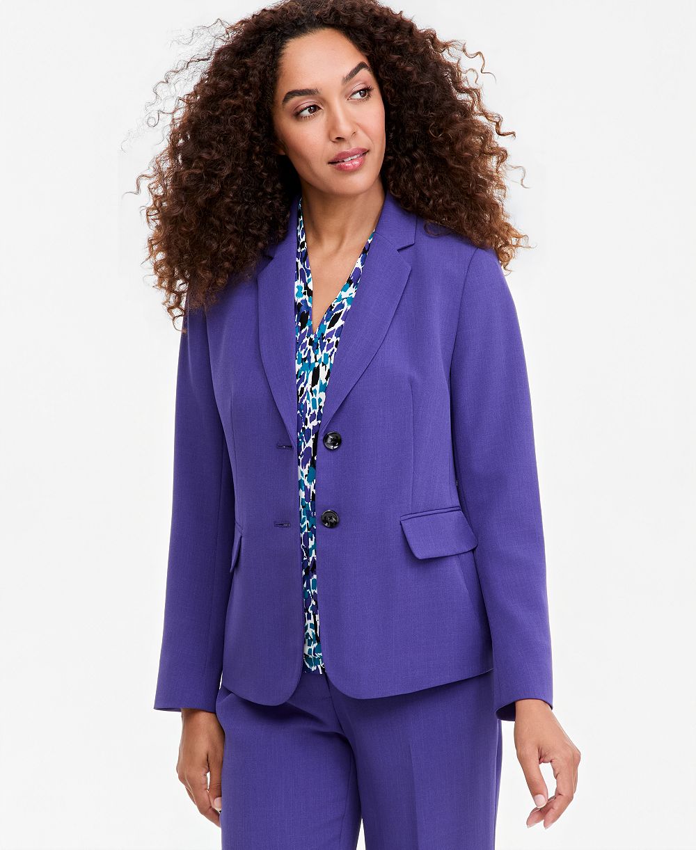 Женский блейзер Kasper из креповой ткани с V-образным вырезом и двумя пуговицами