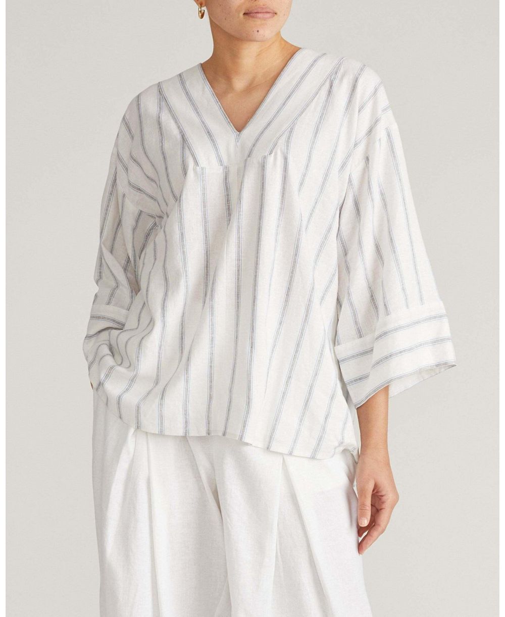 Universal Standard Plus Size Elio V-Neck Linen Top