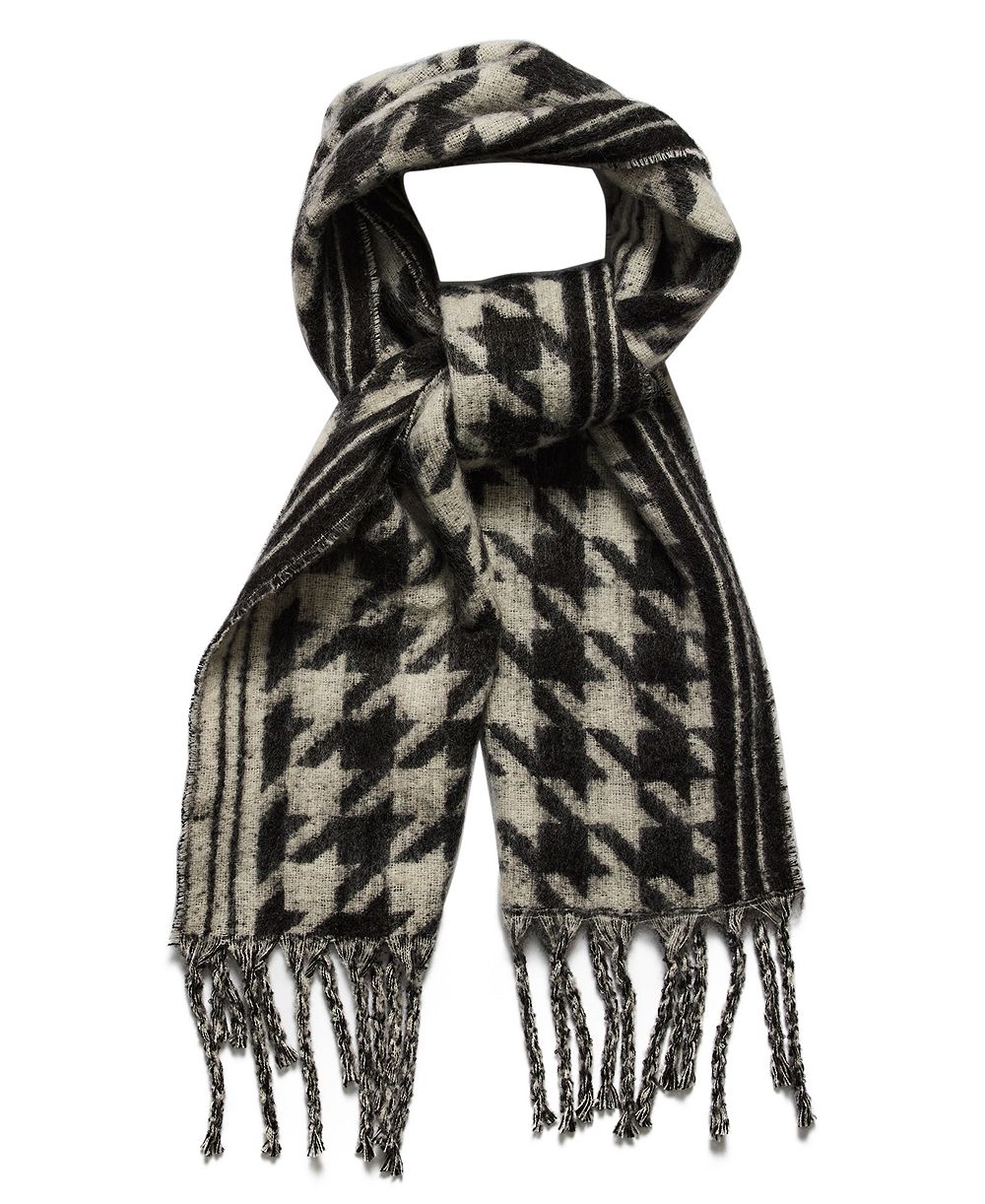 Плотный шарф в клетку и гусиную лапку