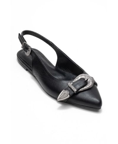Forever & Always Shoes Женские кожаные босоножки Cordelia с пряжкой и острым носом