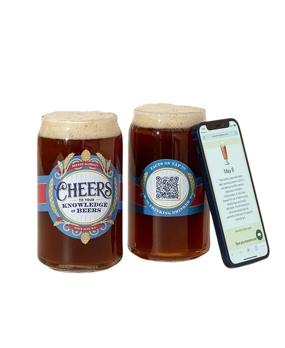 Интерактивный стакан для пива Uncommon Goods Beer Facts Every Day с QR-кодом