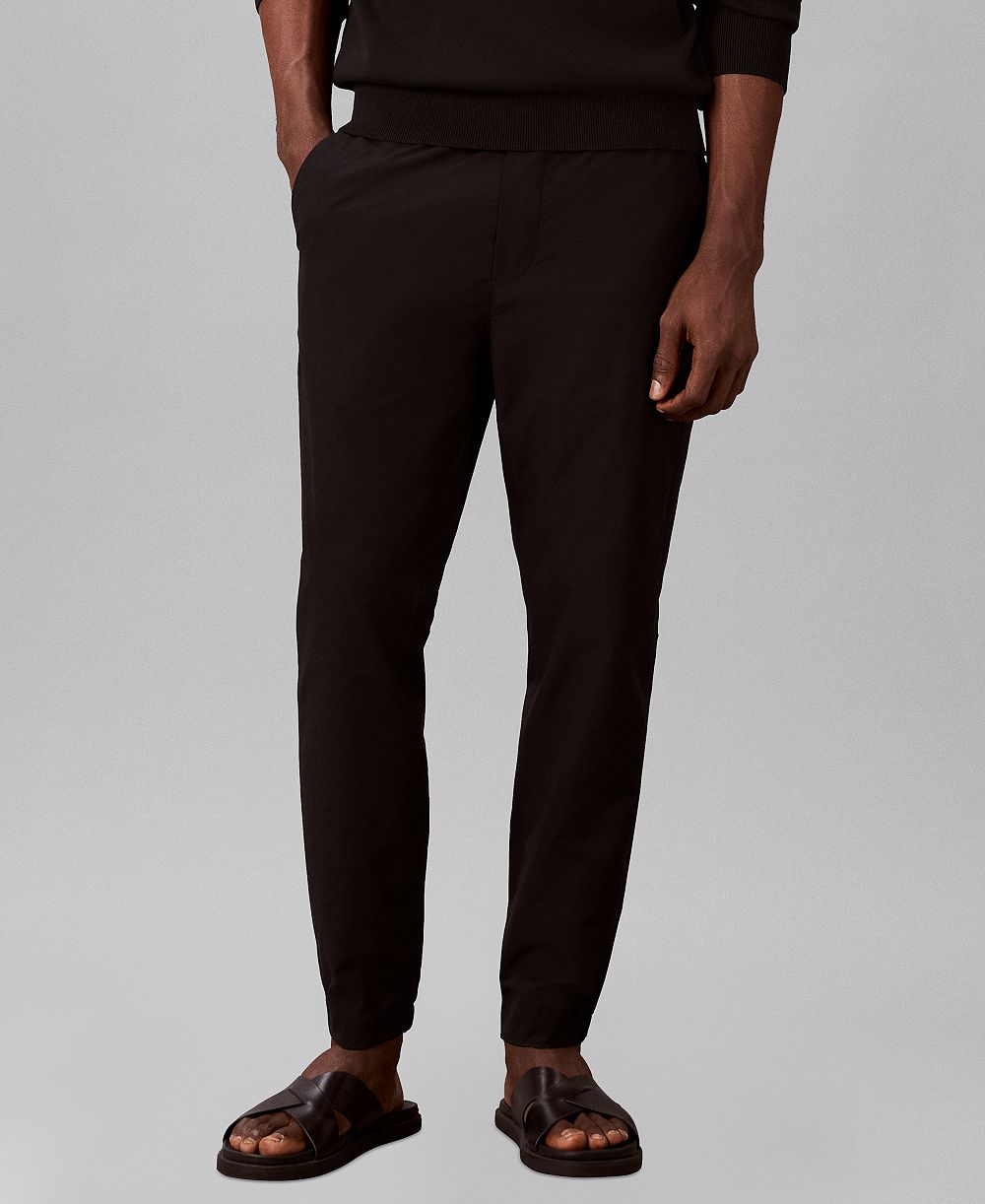 Мужские брюки Calvin Klein Men's Tech Mid-Rise Slim-Fit